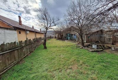 Casă cu Teren 383 Mp în Central - 2