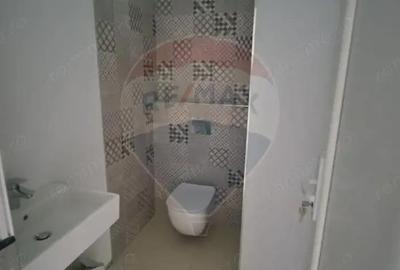 Corp cladire cu 3 camere de vanzare, str. Nicolae Titulescu - 5