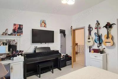 Casa moderna cu 5 camere ?i 4 bai, aproape de Poiana Bra?ov ! Craciun si pentru Anu NOU ! - 1