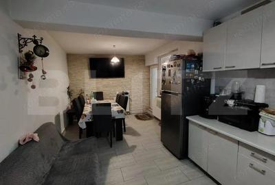 Casă cu 5 camere cu Teren 272 Mp în 1 Mai - 13