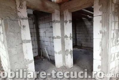 Casa la rosu cu 1000 mp teren in com Munteni, parter ?i mansarda - 10