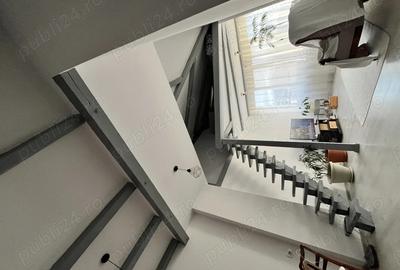 Apartament cu 4 camere decomandat în Zăvoi - 9