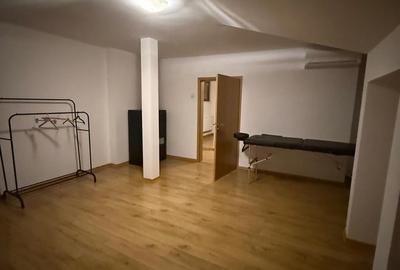 Apartament decomandat, mobilat în Armeneasca