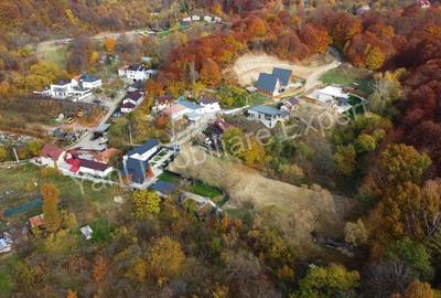 Teren de 1345 mp, în Central - 12