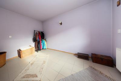 Casă individuală cu 7 camere cu Canalizare în Vest - 33