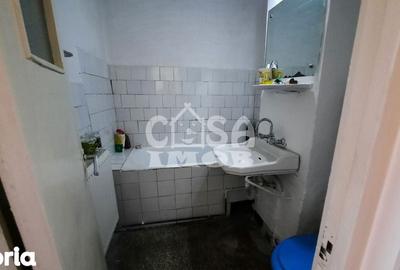 Apartament cu 2 camere semidecomandat în Micro 6 - 7