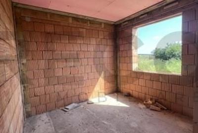 Casă cu 4 camere cu Teren 300 Mp în Sânmartin - 3