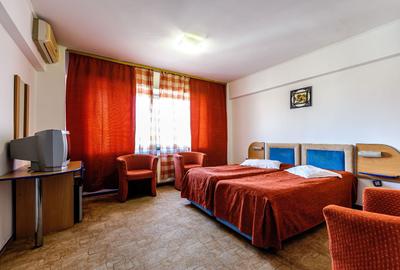 Spațiu comercial, de 821 mp, în Pârneava - 4