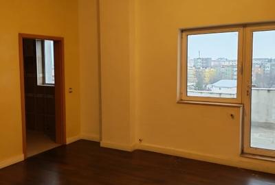 Penthouse cu 5 camere decomandat în Central - 9