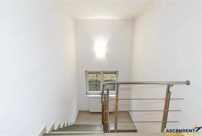 Resedinta cu atmosfera familiara,peisaj imersiv,amplasare premium,Zarnesti,Brasov - 10