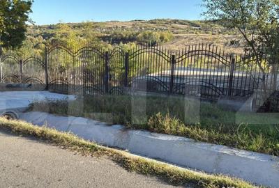 Teren de 2000 mp, în Central - 4