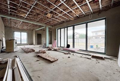 Casă individuală cu 4 camere cu Canalizare în Moșnița Nouă