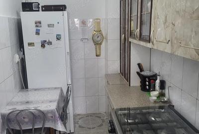 Apartament cu 3 camere decomandat în Central - 1