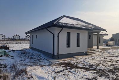 Casă cu 4 camere în Dragomirești-Deal - 8