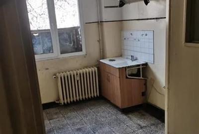 Vanzare Apartament 2 Camere Semidecomandat Emil Racovita - 2