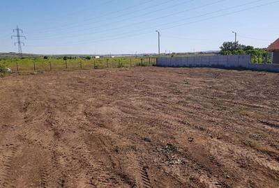 Teren de 1800 mp, în Schela - 7