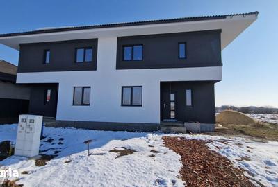 Casă cu 5 camere cu Teren 250 Mp în Ghiroda - 14