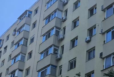 Apartament 2 cam Delfinului bloc reabilitat