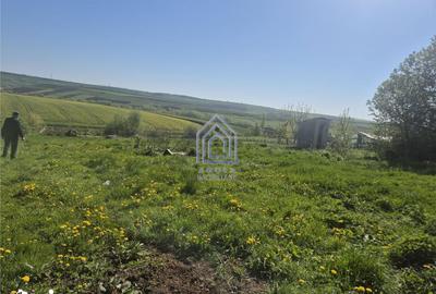 Teren de 1950 mp, în Moara - 2