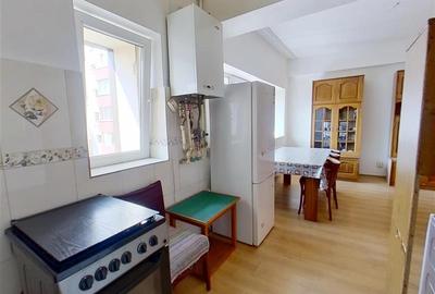 Apartament cu 3 camere circular în Gării - 15