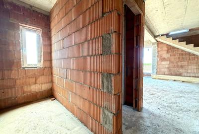 Duplex cu 4 camere cu Canalizare în Sânandrei - 10