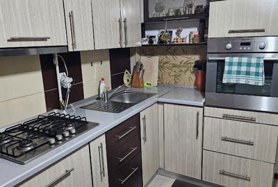 Inchiriere apartament 3 camere complet utilat, et 1 - 2