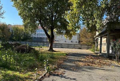 Spațiu comercial, de 2,600 mp, în Central