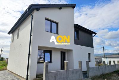 Casă individuală cu 4 camere cu Canalizare în Cetate - 1