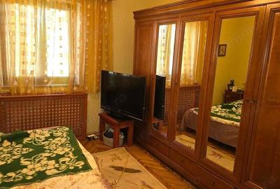 Vand apartament 4 camere dec. in Deva, ultracentrala (la 2 minute de Primarie), etaj 1, mobilat - 6