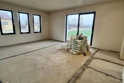 Casă cu 3 camere cu Teren 431 Mp în Central - 7