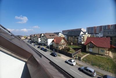 Apartament cu 2 camere decomandat în Tractorul