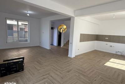 Casă cu 4 camere în Central