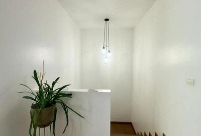 Casă cu 5 camere cu Teren 260 Mp în Giroc