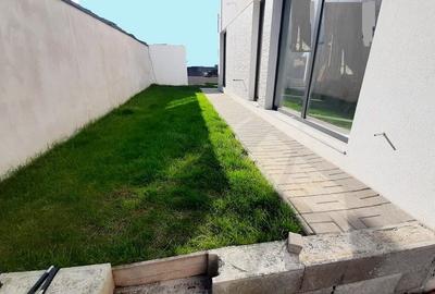 Duplex cu 6 camere cu Canalizare în Europa - 9