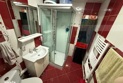 Apartament cu 3 camere decomandat, mobilat în Central