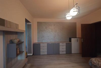 Apartament cu 3 camere semidecomandat în Central - 2