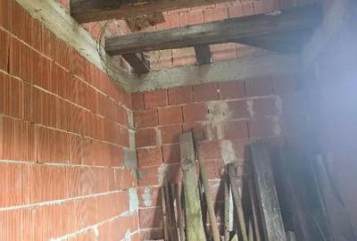 Casă cu 5 camere cu Teren 2670 Mp în Șumugiu - 3