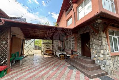 Casă individuală cu 8 camere cu Canalizare în Podenii Noi - 6