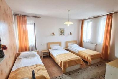 Afacere la cheie! Pensiune de 722 mp, cu 800 mp de teren, Fl - 5