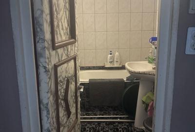 Apartament cu 4 camere decomandat în Confecții - 2