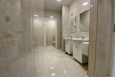 Spațiu comercial, de 130 mp, în Central - 4