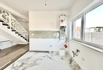 Casă cu 5 camere cu Teren 374 Mp în Moșnița Nouă