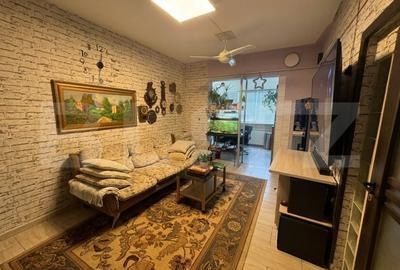 Apartament cu 4 camere decomandat, mobilat în Zăvoi