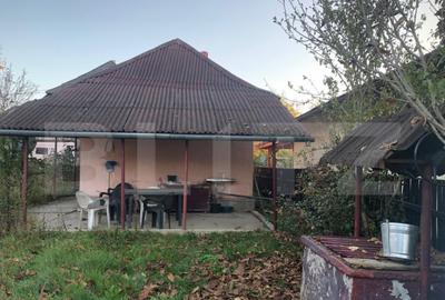 Casă cu 2 camere cu Teren 1500 Mp în Central - 1