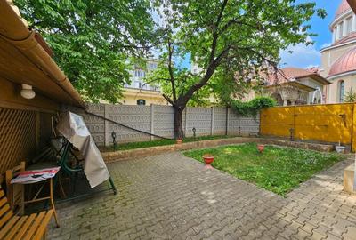 Casă cu 7 camere cu Teren 355 Mp în Decebal - 9