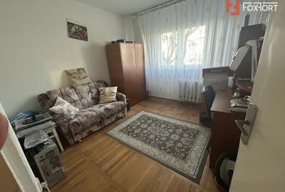 Apartament cu 3 camere semidecomandat, mobilat în Girocului - 1
