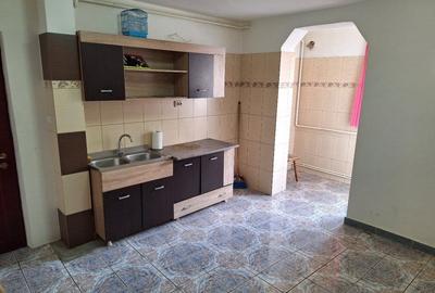 Apartament 3 camere/2 balcoane, parter inalt, Zona Bloc 40 Darmanesti