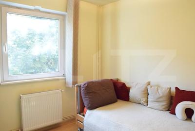 Apartament cu 3 camere, 69 mp, semidecomandat, la etaj intermediar, zona Astra - 11