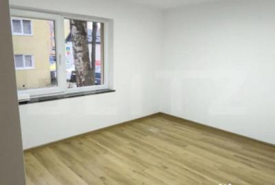 Apartament cu 4 camere decomandat în George Enescu - 1