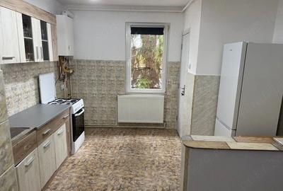 Apartament cu 2 camere decomandat în Pandurilor